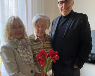 KAC Hörbranz - ehrt Roberta Vonbank zum 90er