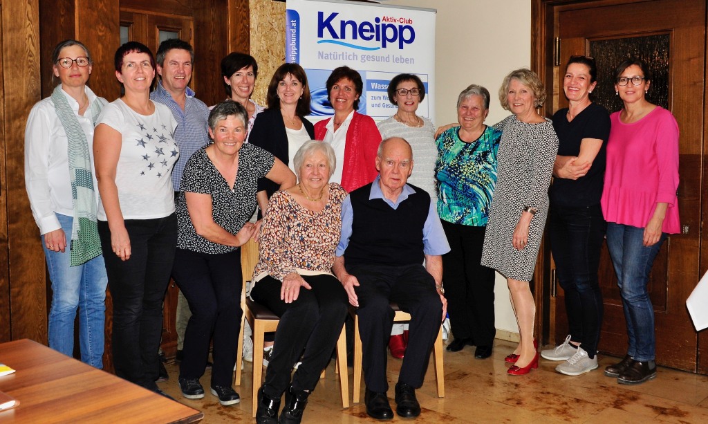 Josef Amann mit neuem Vorstand Uebungsleiter KAC Dornbirn