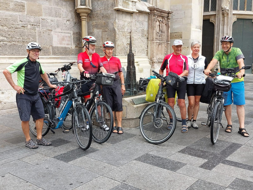 Am Ziel vorm Stephansdom c Privat