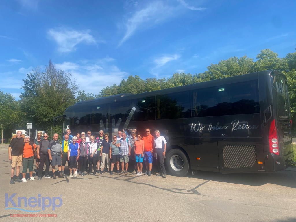 KAC Hörbranz - Rad-Tour im Nördlinger Ries Gruppenbild der Teilnehmer des Kneipp Aktiv Club Hörbranz auf ihrer Radtour durch das Nördlinger Ries