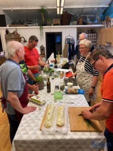 KAC Bludenz Maenner Kraeuterkochen 13