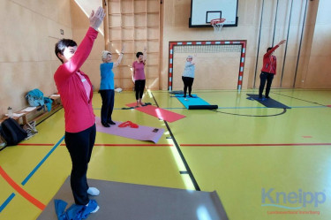 Kneipp-LV-Vorarlberg_Therabandtraining_1 Kneipp-LV-Vorarlberg_Therabandtraining_1