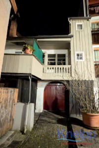 183639749-altes-Haus-mit-Stall 183639749-altes-Haus-mit-Stall