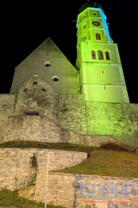 185618411-Burg-mit-Kirche 185618411-Burg-mit-Kirche